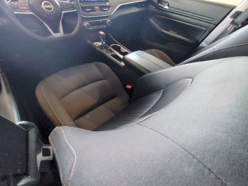Used 2024 Nissan Altima 2.5 SV FWD image 22