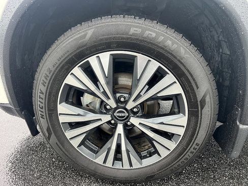 Certified 2023 Nissan Rogue SV w/ SV Premium B Package image 9