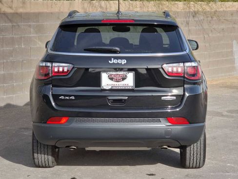 Certified 2025 Jeep Compass Latitude image 8