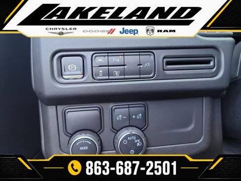 Used 2022 Chevrolet Tahoe RST w/ Luxury Package RWD image 32