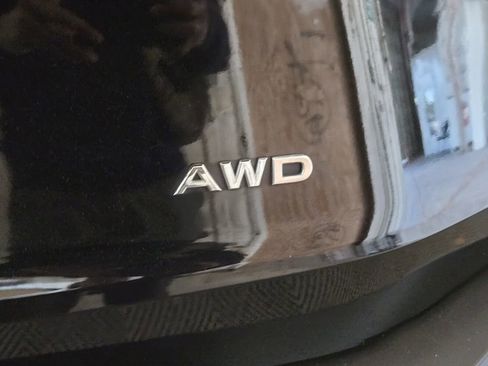 Used 2023 Nissan Rogue S image 11