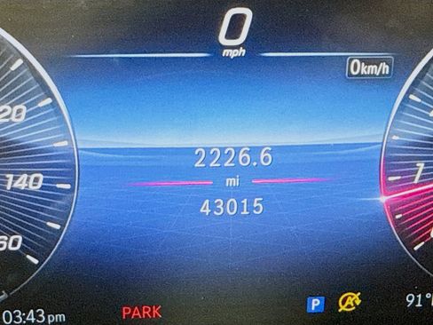 Used 2025 Mercedes-Benz GLA 250 image 16