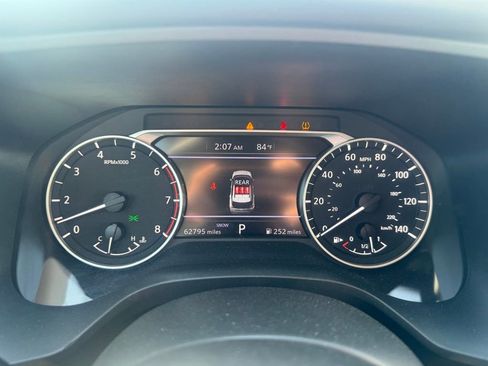 Used 2023 Nissan Rogue S image 11