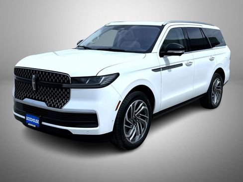 Used 2025 Lincoln Navigator Reserve AWD/4WD image 1