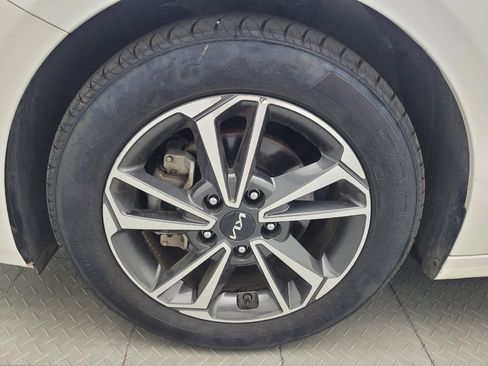 Used 2023 Kia Forte LXS FWD image 31