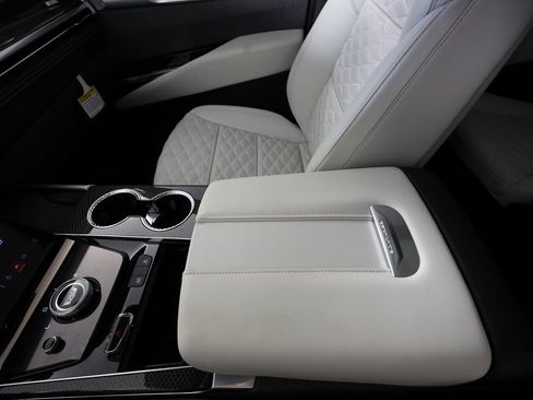 Used 2025 Cadillac Escalade V w/ LPO, ONYX Package image 41