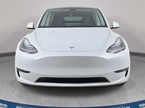 Used 2023 Tesla Model Y Long Range image 3