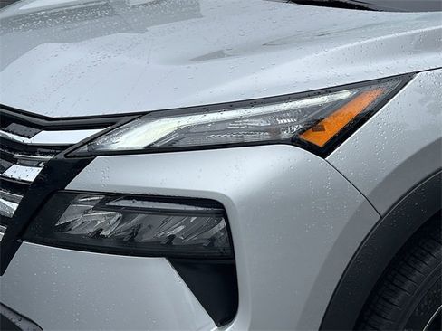 Certified 2025 Nissan Rogue S image 33