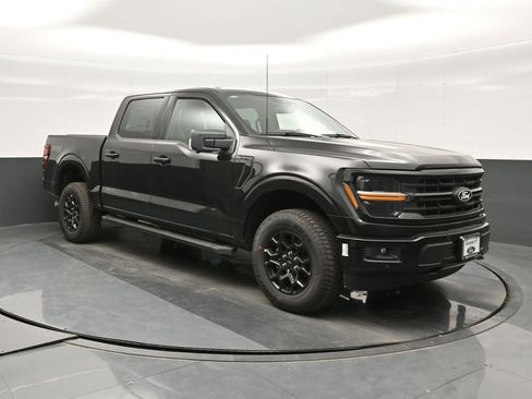 Used 2025 Ford F150 XLT w/ Equipment Group 302A MID AWD/4WD image 17