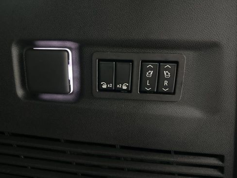 Used 2023 Chevrolet Suburban High Country AWD/4WD image 45