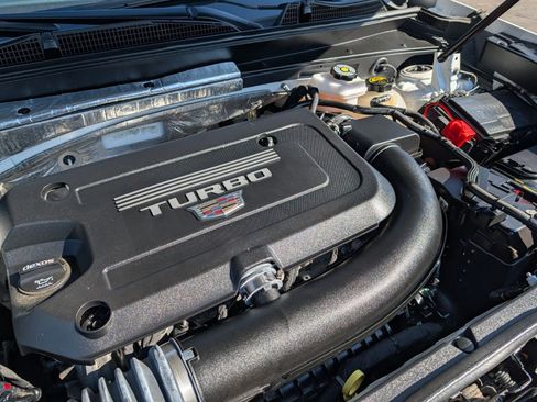 Used 2023 Cadillac XT4 Sport w/ LPO, Onyx Lite Package image 39