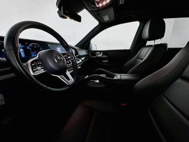 Used 2020 Mercedes-Benz GLE 350 4MATIC w/ MBUX Technology Package image 18