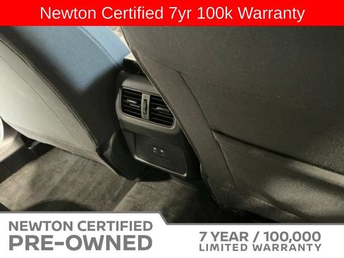 Used 2023 Nissan Rogue SV AWD/4WD image 18