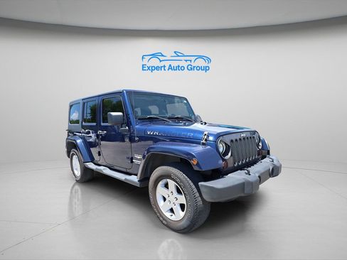 Used 2013 Jeep Wrangler Unlimited Sahara w/ Connectivity Group AWD/4WD image 5