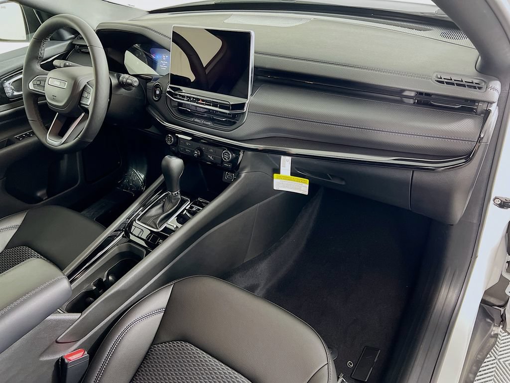 New 2026 Jeep Compass Latitude AWD/4WD image 28