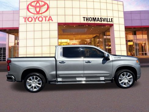 Used 2024 Chevrolet Silverado 1500 High Country w/ High Country Premium Package image 4