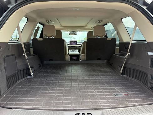 Used 2023 Lincoln Aviator Reserve RWD image 17