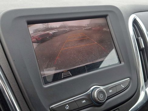 Used 2023 Chevrolet Equinox LT image 18