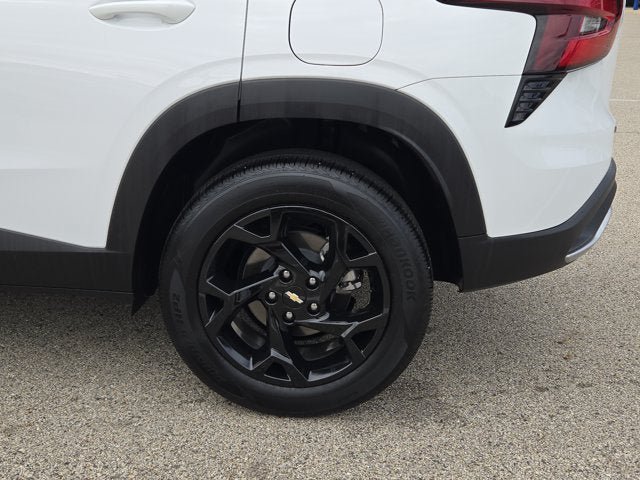 Used 2025 Chevrolet Trax LT w/ Driver Confidence Package FWD image 14