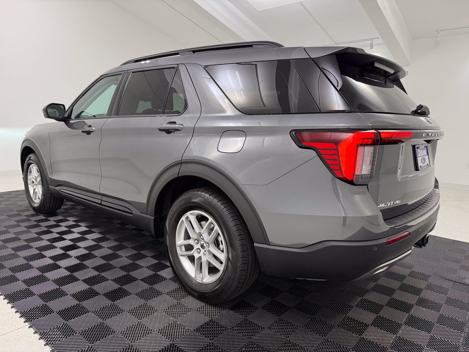 New 2026 Ford Explorer Active w/ Active Comfort Package RWD image 5