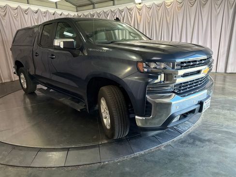 Used 2020 Chevrolet Silverado 1500 LT w/ Convenience Package RWD image 3