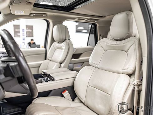 Used 2021 Lincoln Navigator Reserve w/ Luxury Package AWD/4WD image 18