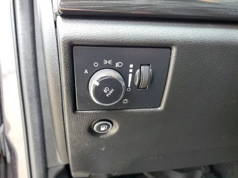 Used 2021 Jeep Grand Cherokee Laredo AWD/4WD image 17