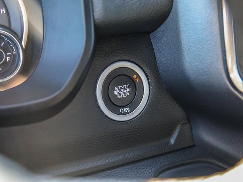 Used 2025 RAM 1500 Laramie image 28