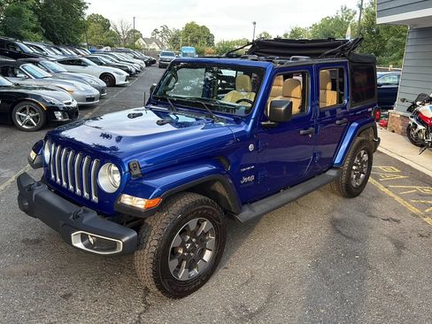 Used 2018 Jeep Wrangler Unlimited Sahara AWD/4WD image 45