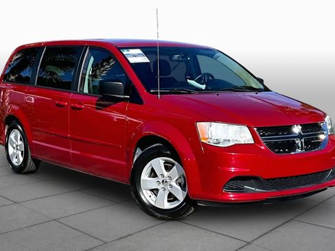 Used 2016 Dodge Grand Caravan SE w/ Quick Order Package 29E SE FWD image 3