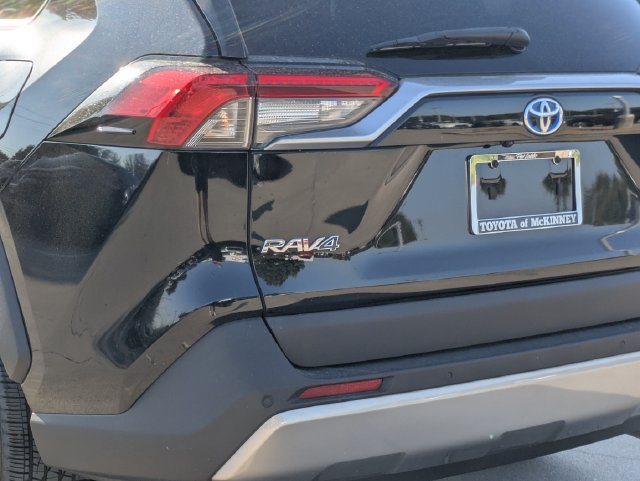 Used 2023 Toyota RAV4 Limited AWD/4WD image 8