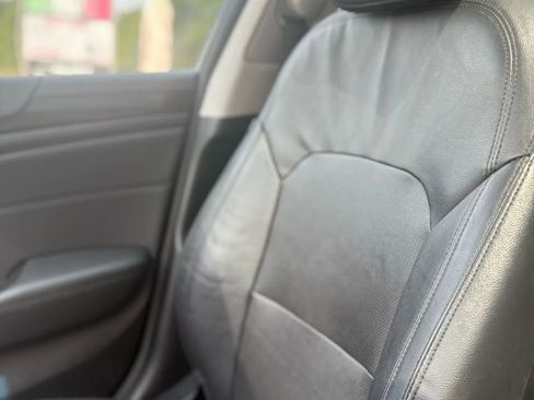 Used 2016 Kia Cadenza Premium image 21