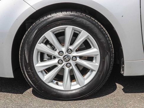 Used 2024 Toyota Corolla SE w/ SE Package FWD image 11