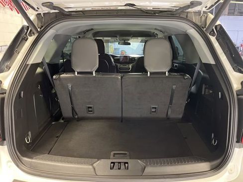 Used 2023 Ford Explorer XLT w/ Equipment Group 202A image 28