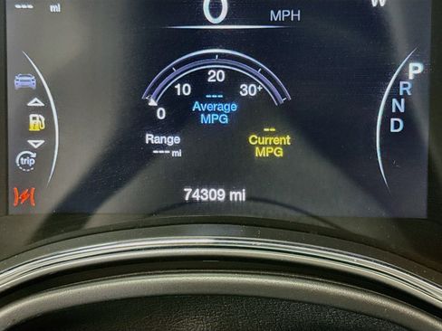 Used 2018 Jeep Grand Cherokee Altitude AWD/4WD image 18