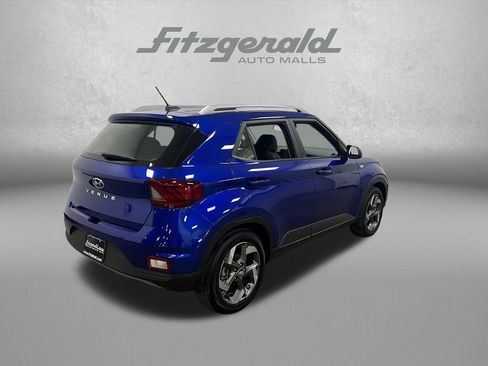 Used 2025 Hyundai Venue Limited FWD image 7