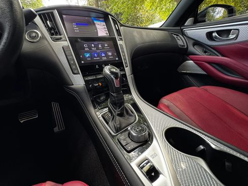 Used 2018 INFINITI Q60 Red Sport 400 w/ Sensory Package 3.0T Sport RWD image 16