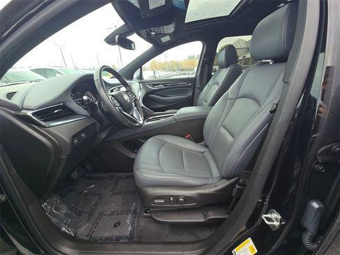 Used 2023 Buick Enclave Essence image 15