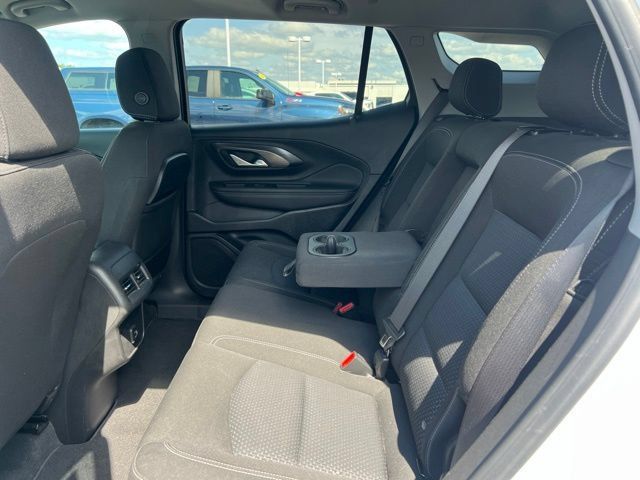 Used 2022 GMC Terrain SLE w/ Driver Convenience Package AWD/4WD image 18