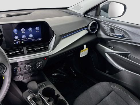 New 2026 Chevrolet Trax LS w/ LS Convenience Package FWD image 22