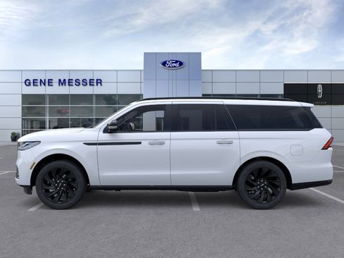 New 2026 Lincoln Navigator L Reserve AWD/4WD image 24