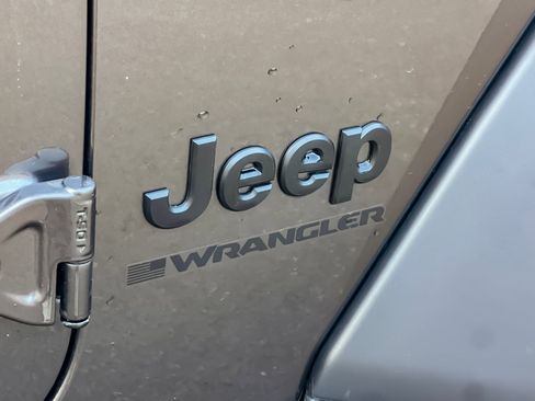 Used 2024 Jeep Wrangler Sport S image 38
