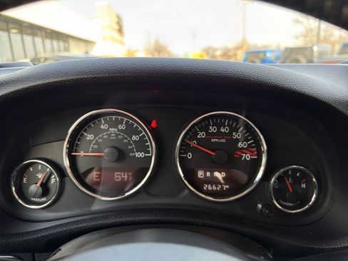 Used 2017 Jeep Wrangler Unlimited Rubicon image 10