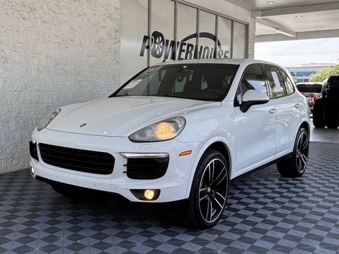 Used 2017 Porsche Cayenne Platinum Edition w/ Premium Package (PJV) AWD/4WD image 3