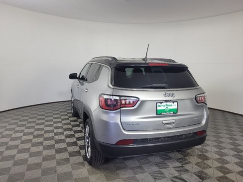 Used 2017 Jeep Compass Limited AWD/4WD image 5