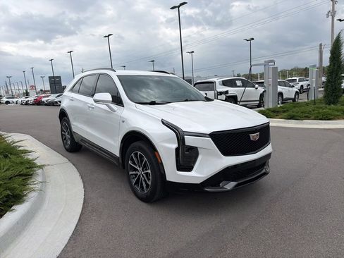 Used 2024 Cadillac XT4 Sport FWD image 3