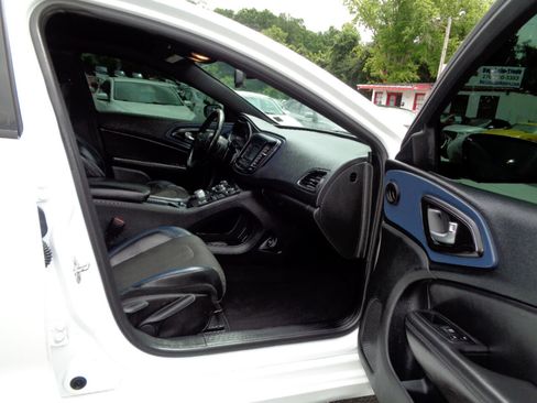 Used 2015 Chrysler 200 S image 17