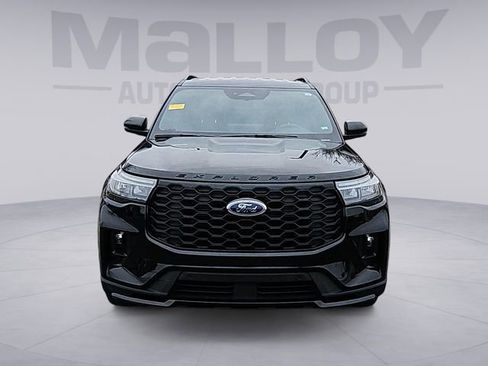 Certified 2025 Ford Explorer ST-Line image 8