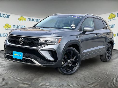 Used 2022 Volkswagen Taos SE image 3