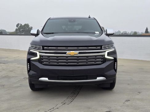 Used 2023 Chevrolet Suburban Premier image 3